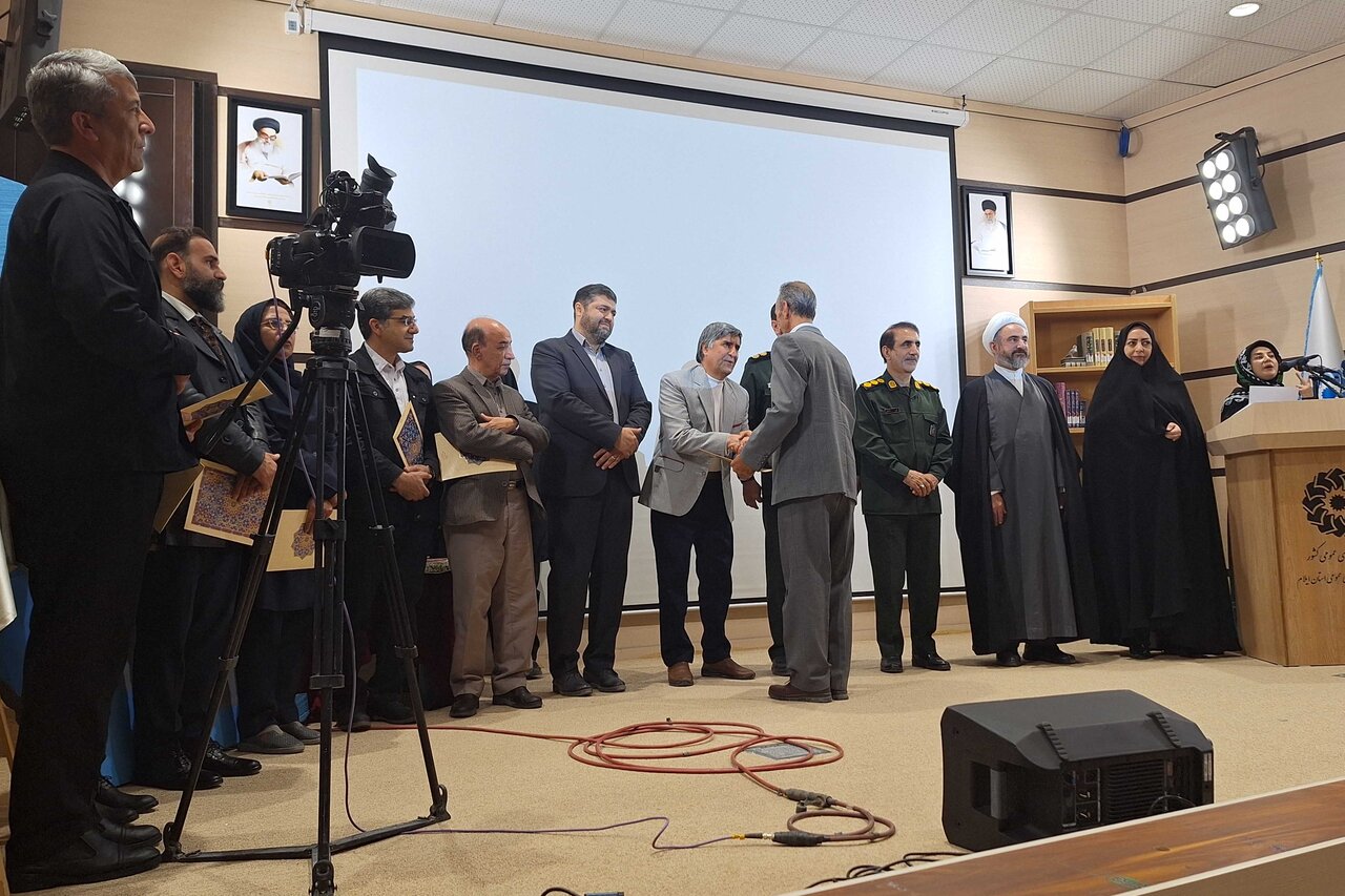 کتابخانهها سنگر مقابله با تهاجم فرهنگی