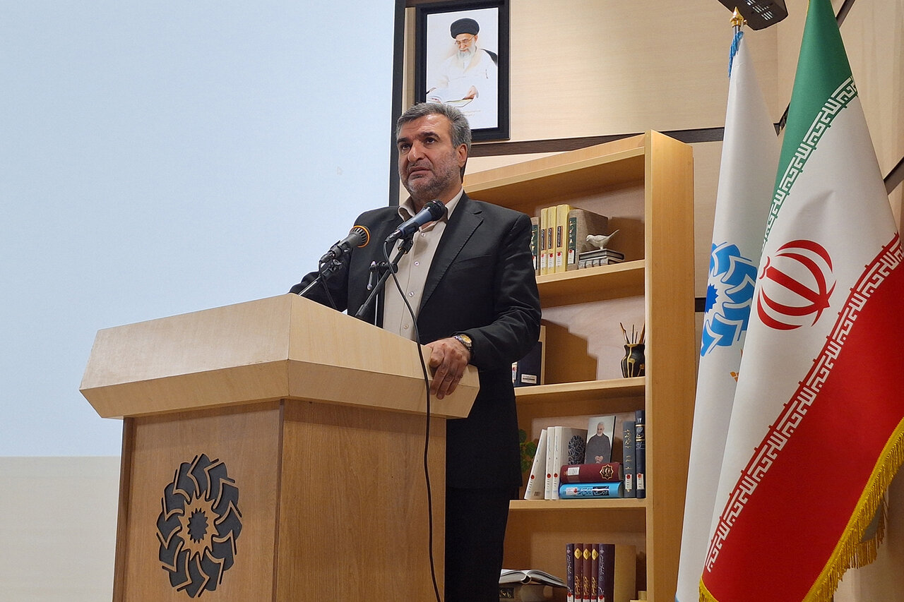 کتابخانهها سنگر مقابله با تهاجم فرهنگی