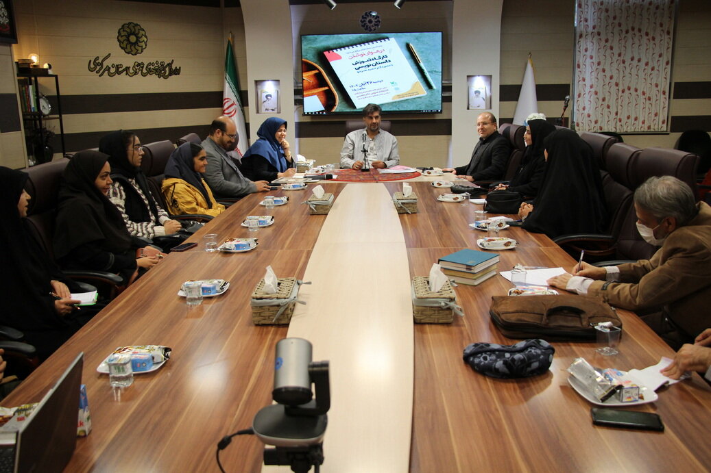  کارگاه آموزشی داستان‌نویسی با حضور حمید هنرجو در اراک برگزار شد
