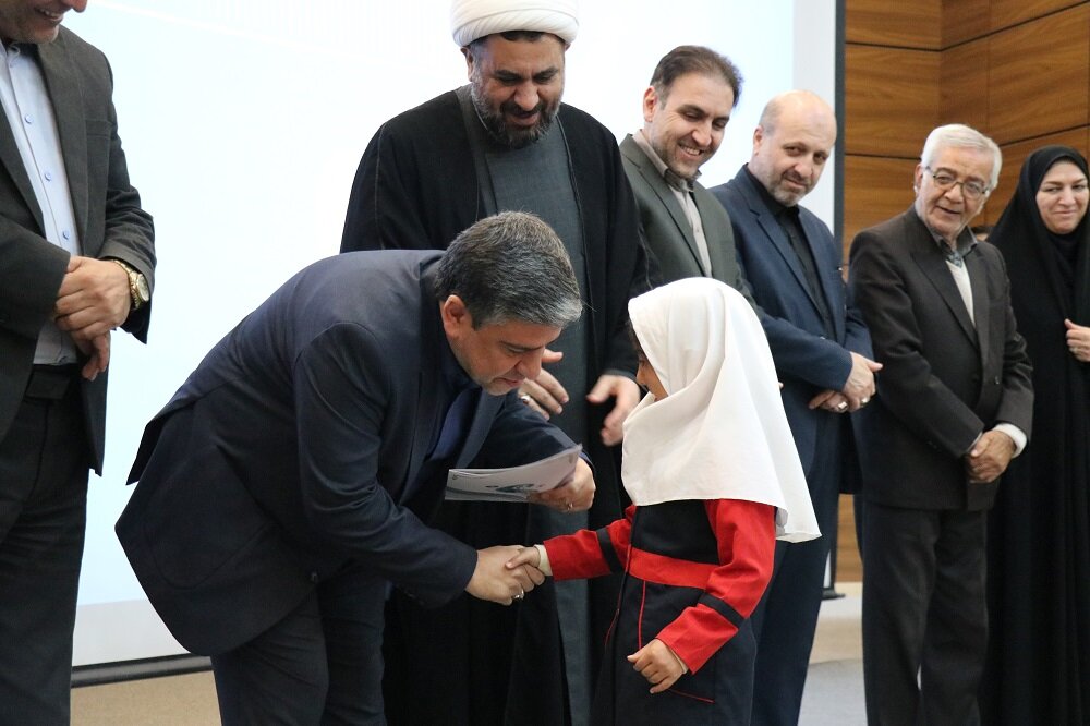 آیین تجلیل از فعالان عرصه کتاب و کتابخوانی در اردبیل برگزار شد