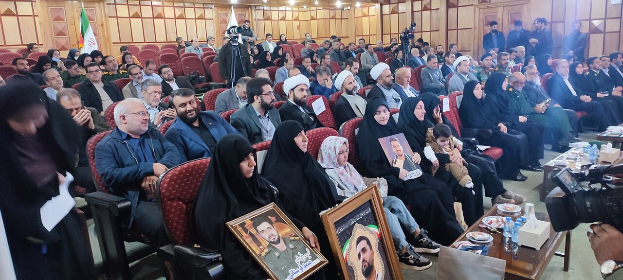 رویداد ملی «قهرمان؛ پاسداشت ادبیات جهاد و مقاومت» در لرستان و همزمان در شصت نقطه کشور برگزار شد