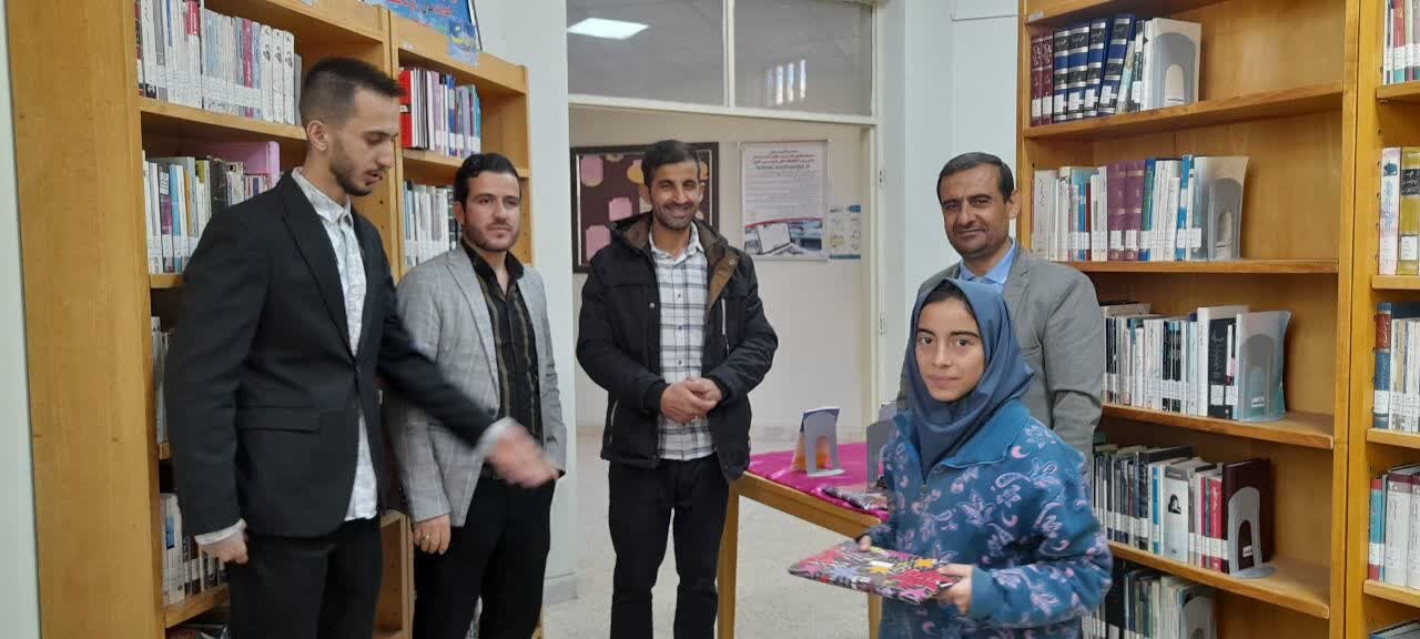 هفته کتاب؛ بهار کتابخوانی کتابخانههای عمومی استان مرکزی