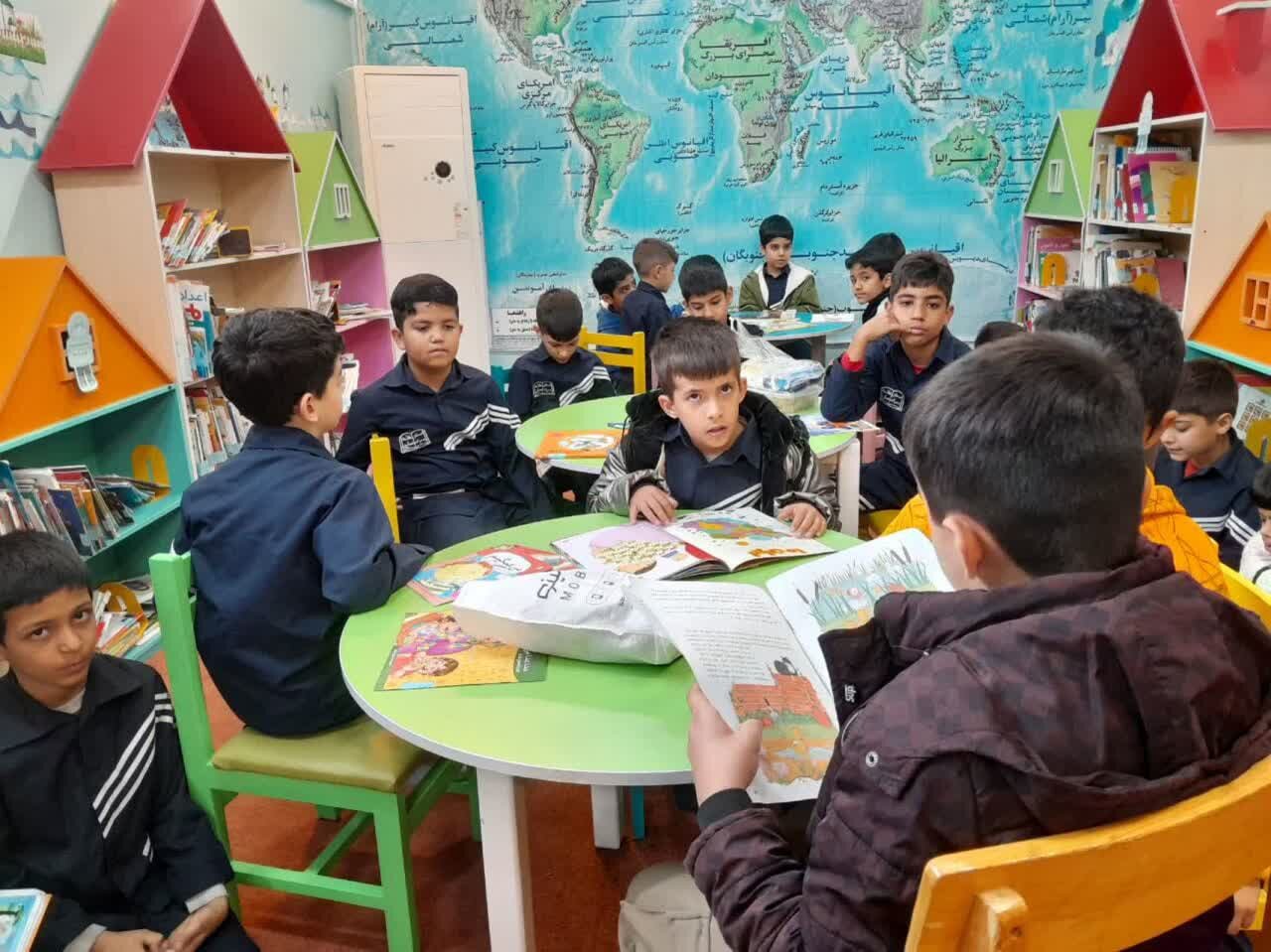 کتابخانه‌های عمومی استان مرکزی؛ محور آشتی مردم با کتاب