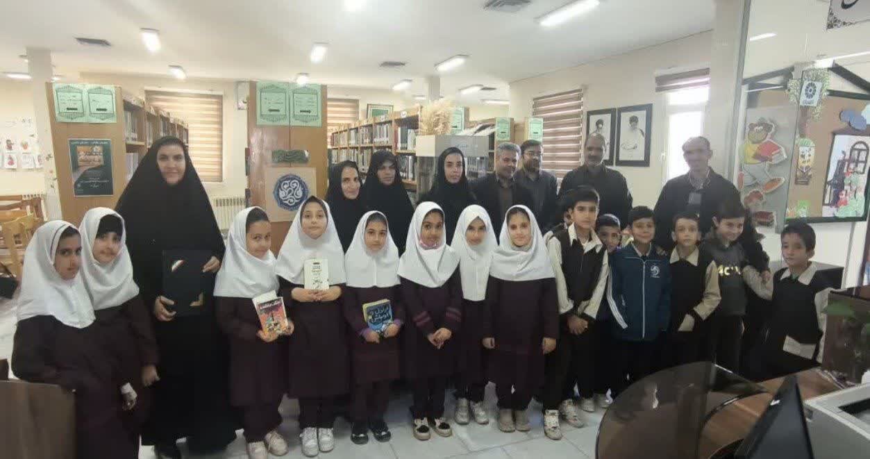 کتابخانه‌های عمومی استان مرکزی؛ پایگاه دانایی و خلاقیت در هفته کتاب