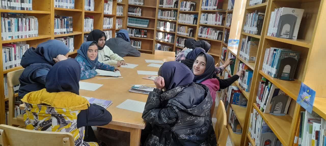 کتابخانههای عمومی استان مرکزی؛ پایگاه دانایی و خلاقیت در هفته کتاب