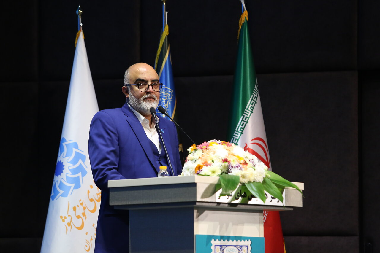 تلاشهای کتابداران در حوزههای مختلف ارزشآفرین و ثروتهای بیقیمتی به جامعه هدیه میکند