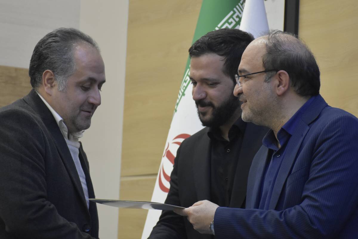 آثار ادبی دفاع مقدس و تقریظ‌های رهبر انقلاب گنجینه فرهنگی ملت‌ هستند