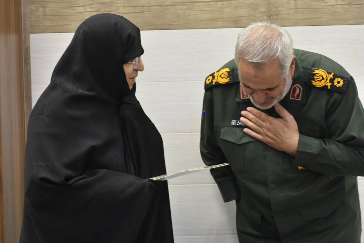 آثار ادبی دفاع مقدس و تقریظ‌های رهبر انقلاب گنجینه فرهنگی ملت‌ هستند