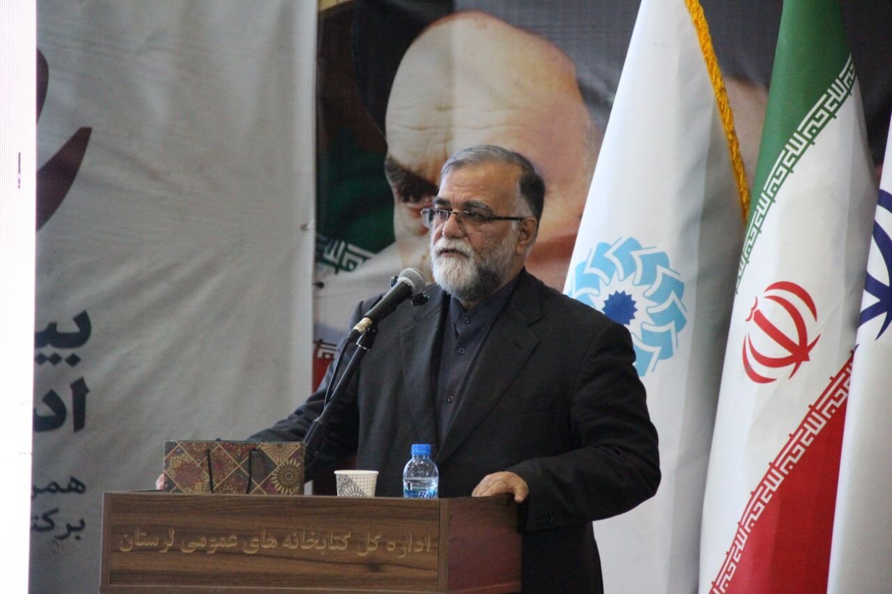 رویداد ملی «قهرمان؛ پاسداشت ادبیات جهاد و مقاومت» در لرستان و همزمان در شصت نقطه کشور برگزار شد