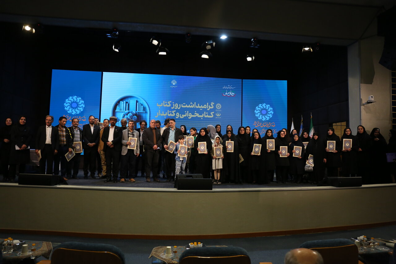 تلاشهای کتابداران در حوزههای مختلف ارزشآفرین و ثروتهای بیقیمتی به جامعه هدیه میکند