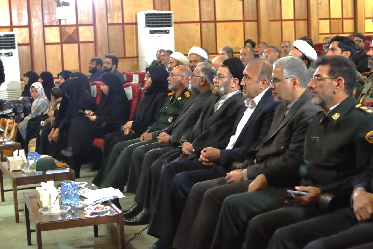 رویداد ملی «قهرمان؛ پاسداشت ادبیات جهاد و مقاومت» در لرستان و همزمان در شصت نقطه کشور برگزار شد