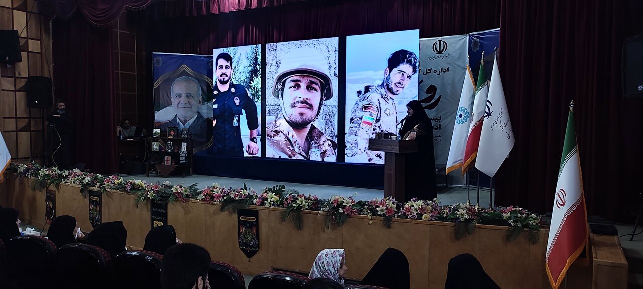 رویداد ملی «قهرمان؛ پاسداشت ادبیات جهاد و مقاومت» در لرستان و همزمان در شصت نقطه کشور برگزار شد