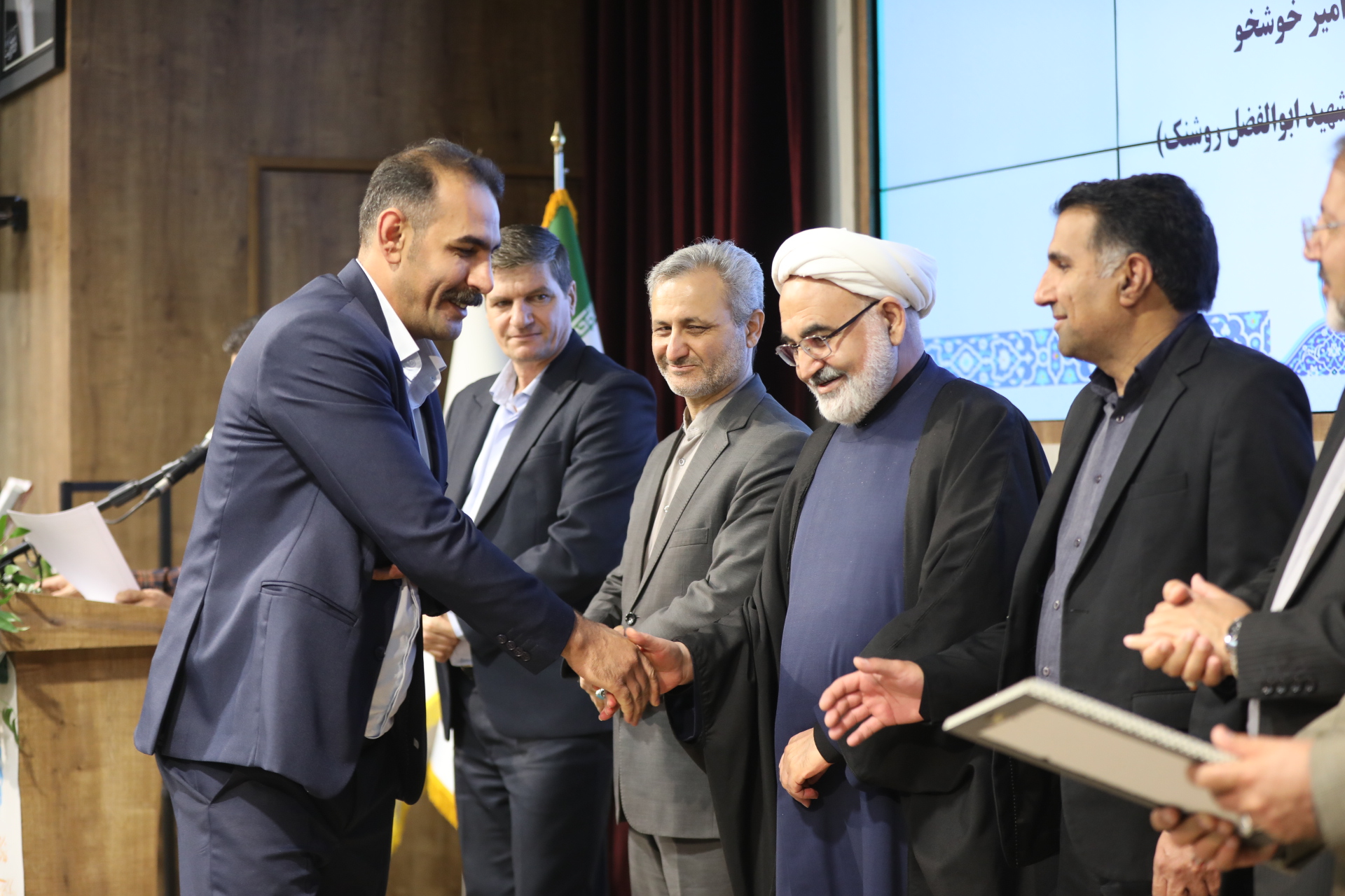 معرفی برگزیدگان استانی سی و سومین هفته کتاب جمهوری اسلامی ایران