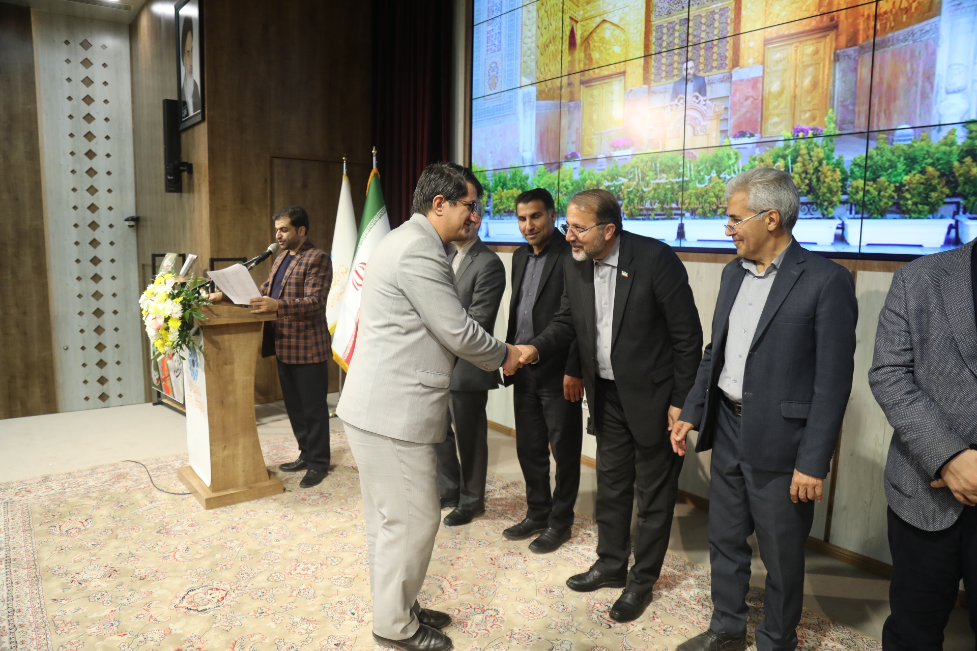 معرفی برگزیدگان استانی سی و سومین هفته کتاب جمهوری اسلامی ایران