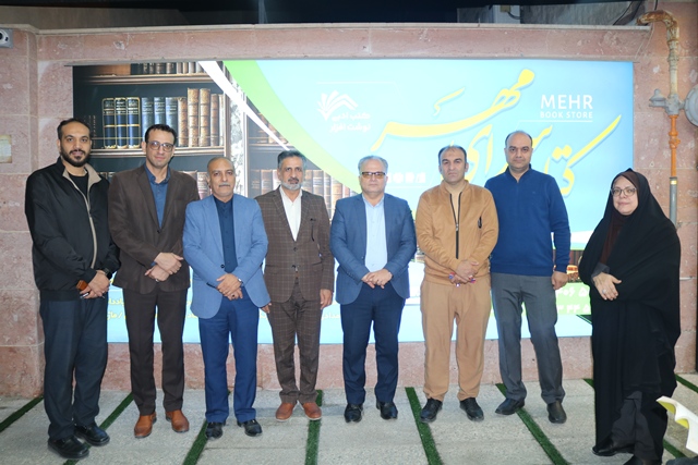 کتابگردی جمعی از مدیران فرهنگی در سمنان