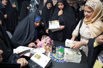 آیین نقد و بررسی کتاب «دویدن تا آرزوی سوم» در اراک