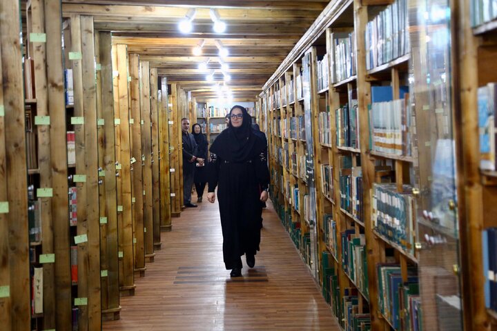 بازدید از کتابخانه ملی رشت