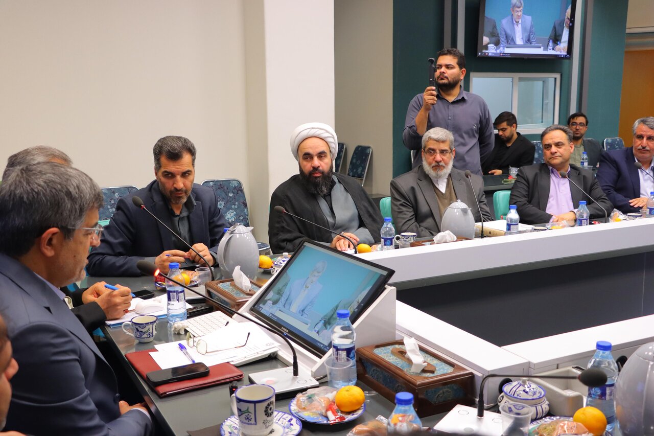 باید کتابخوانی در اولویت اقدامات ادارات استان یزد باشد