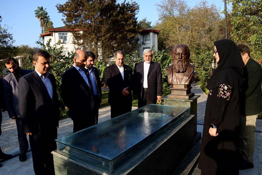 دیدار با سایه در شهر باران