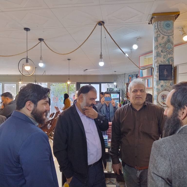 کتاب‌گردی در شهرستان فردیس