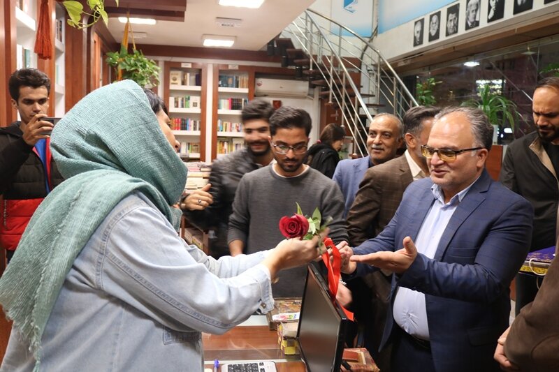 کتاب‌گردی جمعی از مدیران فرهنگی در سمنان