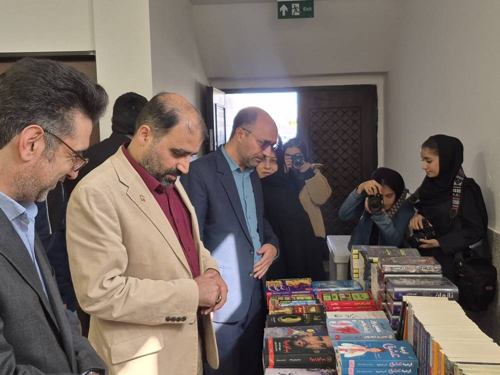نمایشگاه بزرگ کتاب بیرجند با حضور سرپرست ادارهکل کتابخانههای عمومی استان افتتاح شد