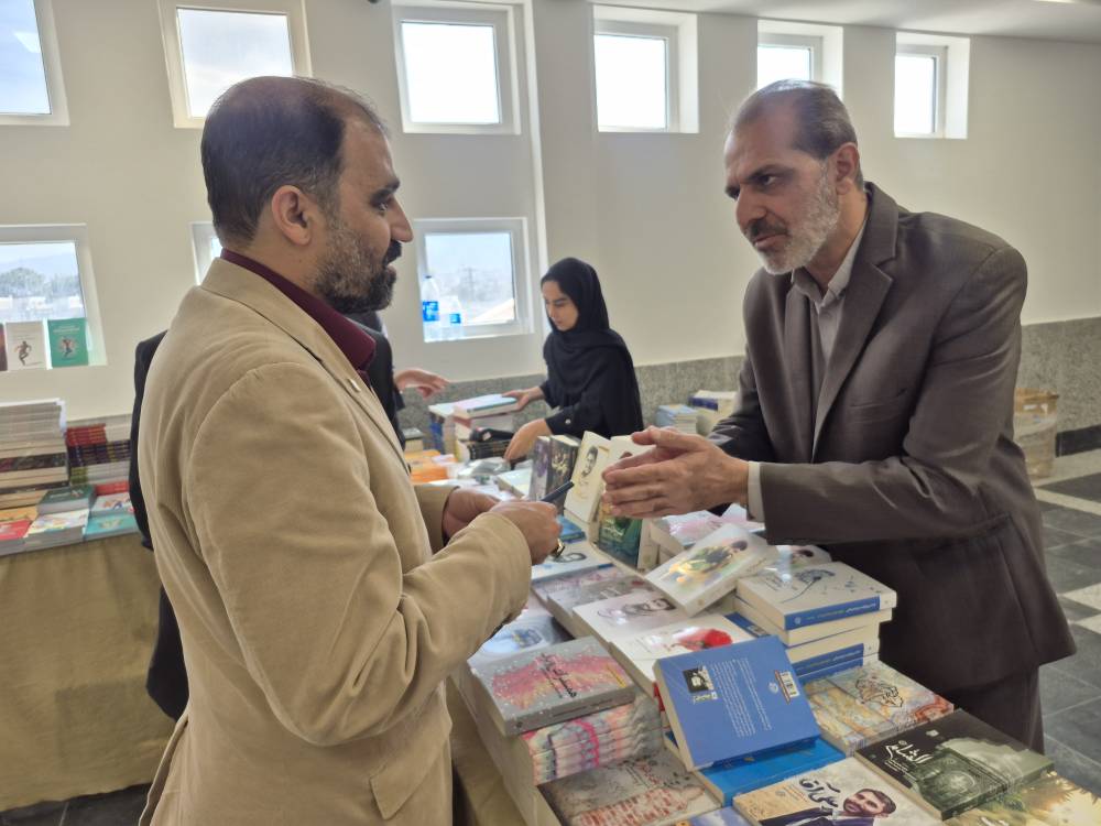 نمایشگاه بزرگ کتاب بیرجند با حضور سرپرست ادارهکل کتابخانههای عمومی استان افتتاح شد