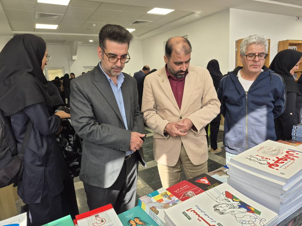نمایشگاه بزرگ کتاب بیرجند با حضور سرپرست ادارهکل کتابخانههای عمومی استان افتتاح شد