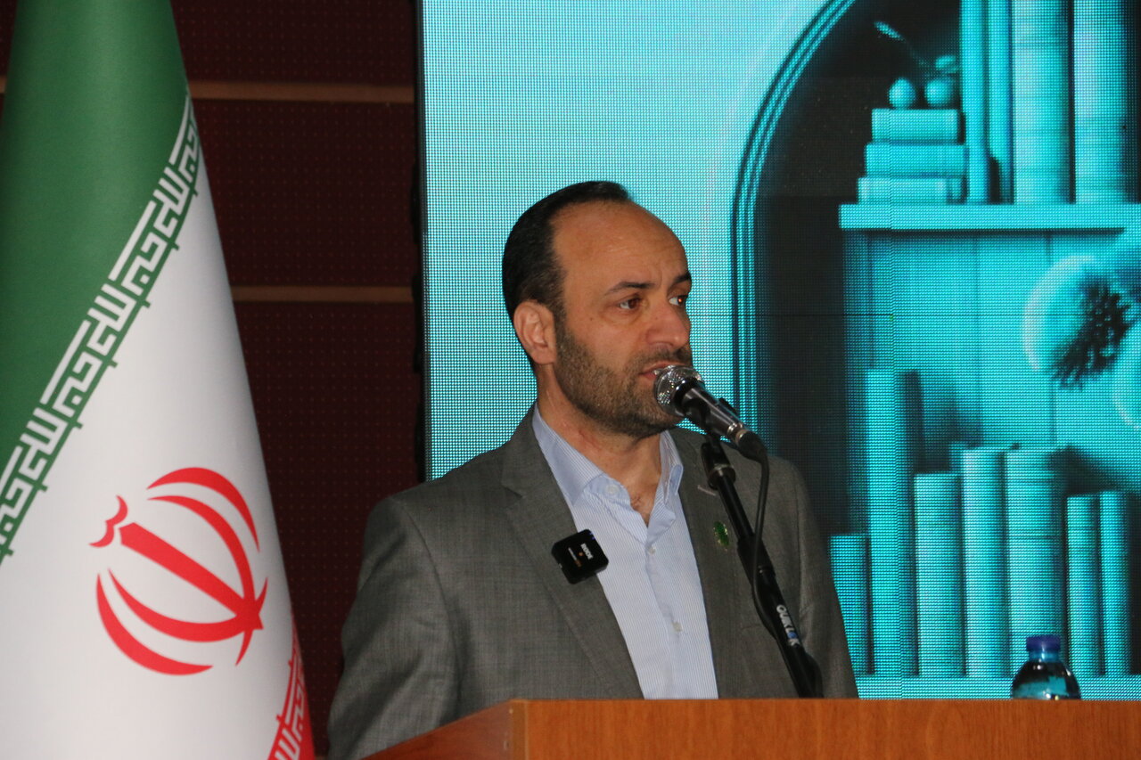 تجلیل علی شیرین زاد از کتابداران و فعالان در حوزه کتاب