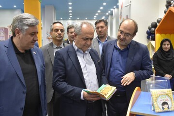 بازدید استاندار آذربایجان شرقی از کتابخانه مرکزی تبریز