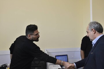 بازدید استاندار آذربایجان شرقی از کتابخانه مرکزی تبریز