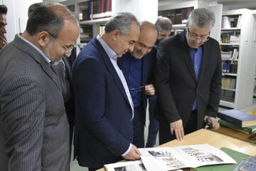 بازدید استاندار آذربایجان شرقی از کتابخانه مرکزی تبریز