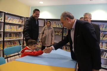 بازدید استاندار آذربایجان شرقی از کتابخانه مرکزی تبریز