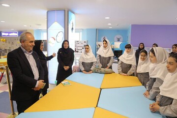 بازدید استاندار آذربایجان شرقی از کتابخانه مرکزی تبریز