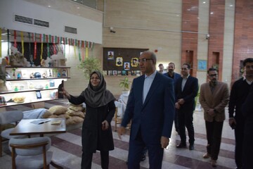 بازدید استاندار کرمانشاه از اداره کل کتابخانه های عمومی استان