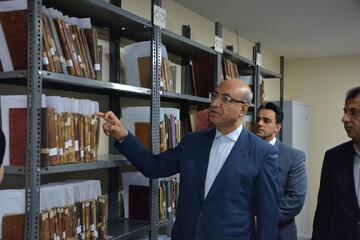 بازدید استاندار کرمانشاه از اداره کل کتابخانه های عمومی استان