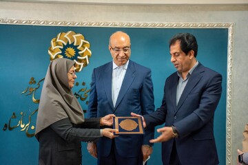 بازدید استاندار کرمانشاه از اداره کل کتابخانه های عمومی استان