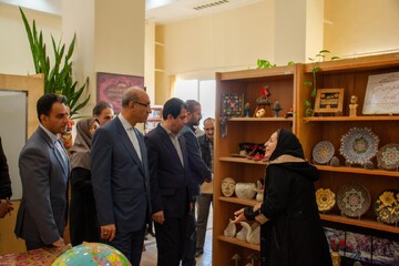 بازدید استاندار کرمانشاه از اداره کل کتابخانه های عمومی استان