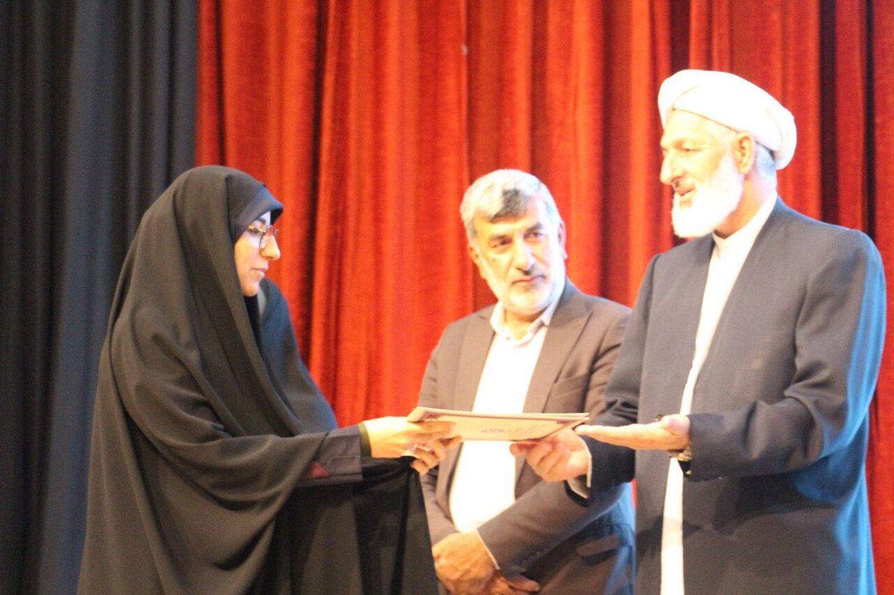 آیین تجلیل از خادمان عرصه کتاب و رویداد ملی قهرمان من در گرگان برگزار شد