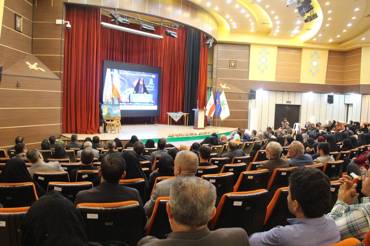 آیین تجلیل از خادمان عرصه کتاب و رویداد ملی قهرمان من در گرگان برگزار شد