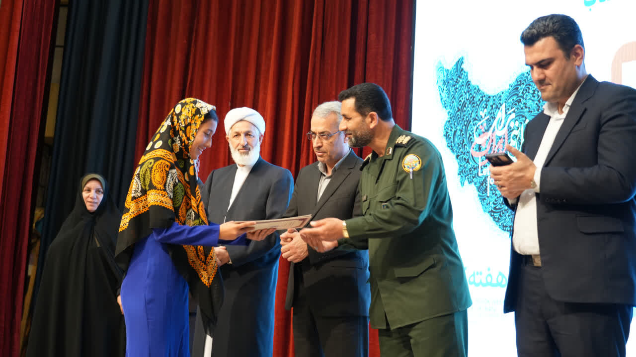 آیین تجلیل از خادمان عرصه کتاب و رویداد ملی قهرمان من در گرگان برگزار شد