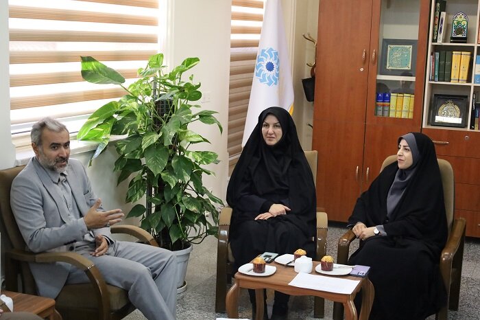 دیدار مدیرکل دیوان محاسبات با مدیرکل کتابخانههای عمومی آذربایجان غربی