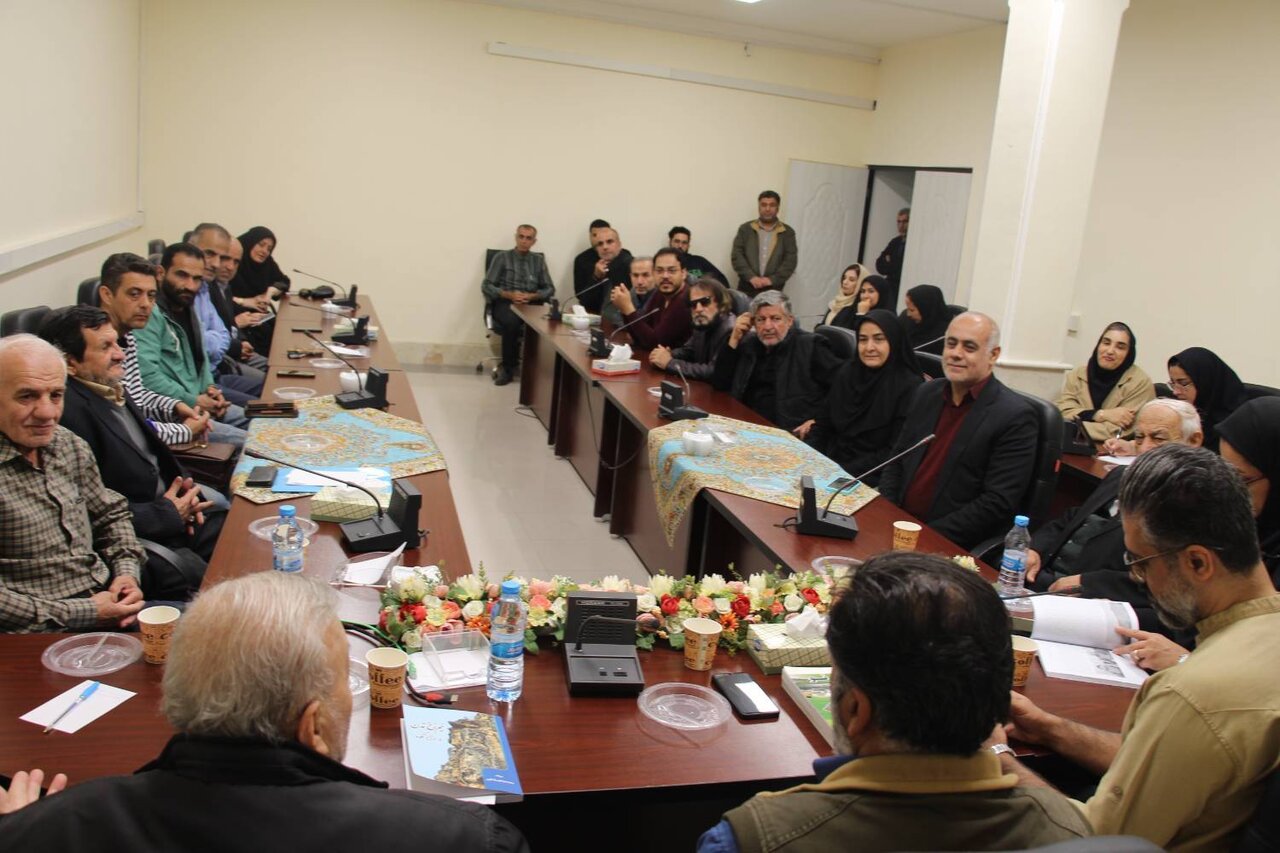 آیین رونمایی و نقد کتاب «نیم‌رُخ تمدن در انزانکوه» در گرگان برگزار شد