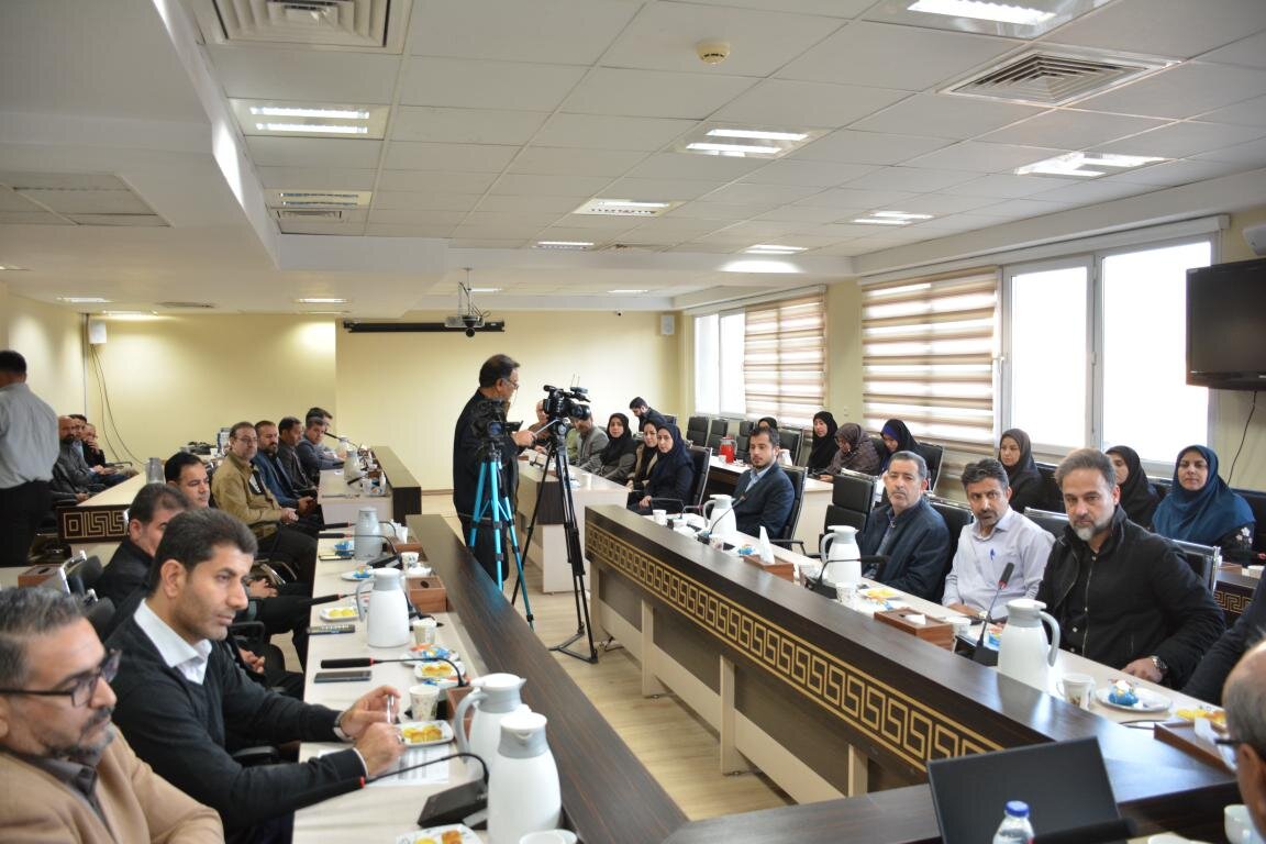 دانایی، بالاترین قدرت است و از دل کتاب بیرون می‌آید