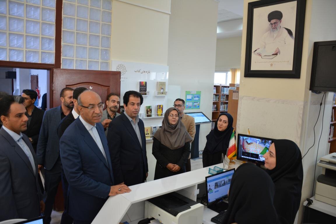 دانایی، بالاترین قدرت است و از دل کتاب بیرون می‌آید