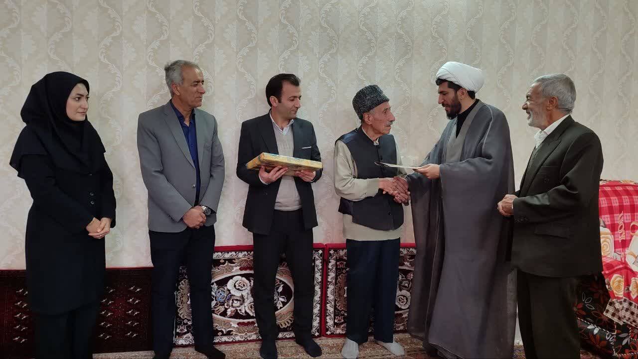 از رونمایی و نقد کتاب، تا اجرای مسابقات کتابخوانی در شهرستان تکاب