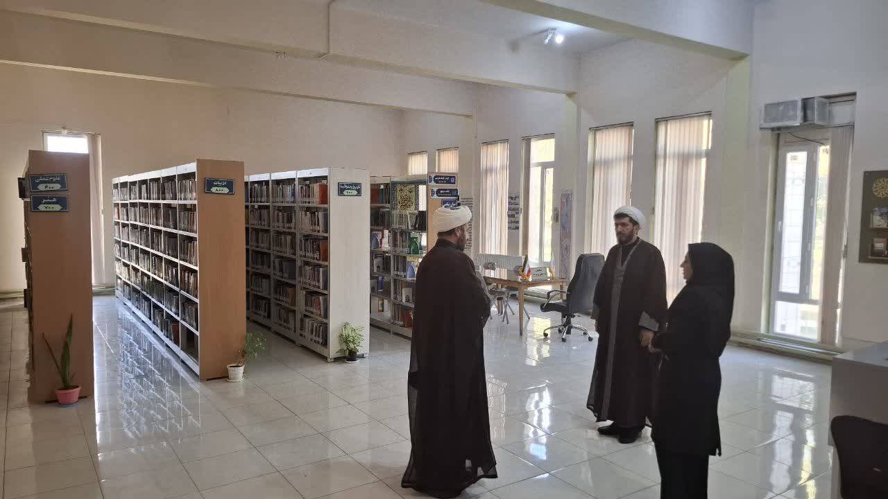 از رونمایی و نقد کتاب، تا اجرای مسابقات کتابخوانی در شهرستان تکاب