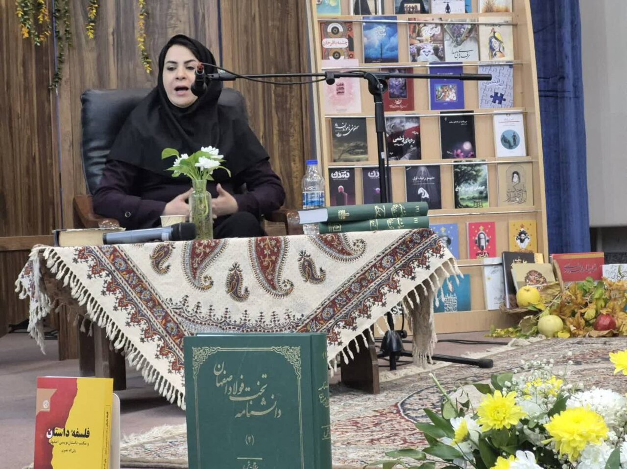 آیین تجلیل از نویسندگان و شاعران با عنوان «گردونه نوشتار» در اصفهان برگزار شد