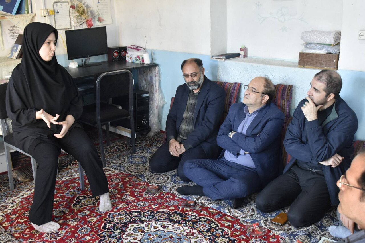 مدیرکل کتابخانههای عمومی آذربایجان شرقی از کتابخوان نمونه کتابخانه مرتضوی هرزند جدید تجلیل کرد