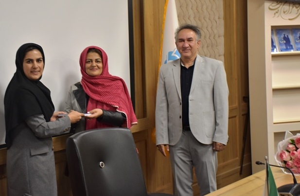 آیین رونمایی از کتاب «ردپای فاخته» در مشهد برگزار شد